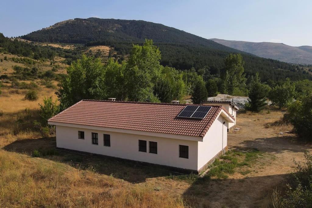 La Mina Alojamiento En Plena Naturaleza Garganta De Los Montes Exterior foto
